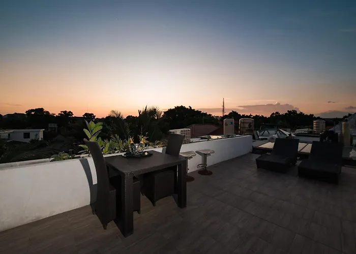 Seminyak Sky-Villa 3- 8 Bedroom Brilliant Location Between Beach To Shopping